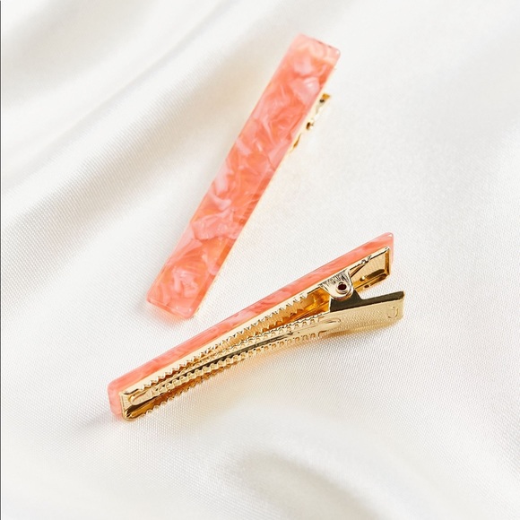 Urban Outfitters Accessories - NWT Urban Outfitters Amelie Enamel Hair Clip Duo